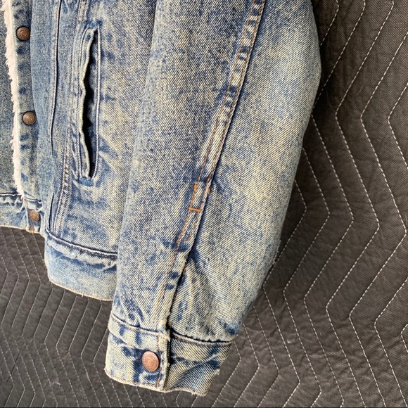 VINTAGE LEVI’S JACKET - Picture 6 of 8